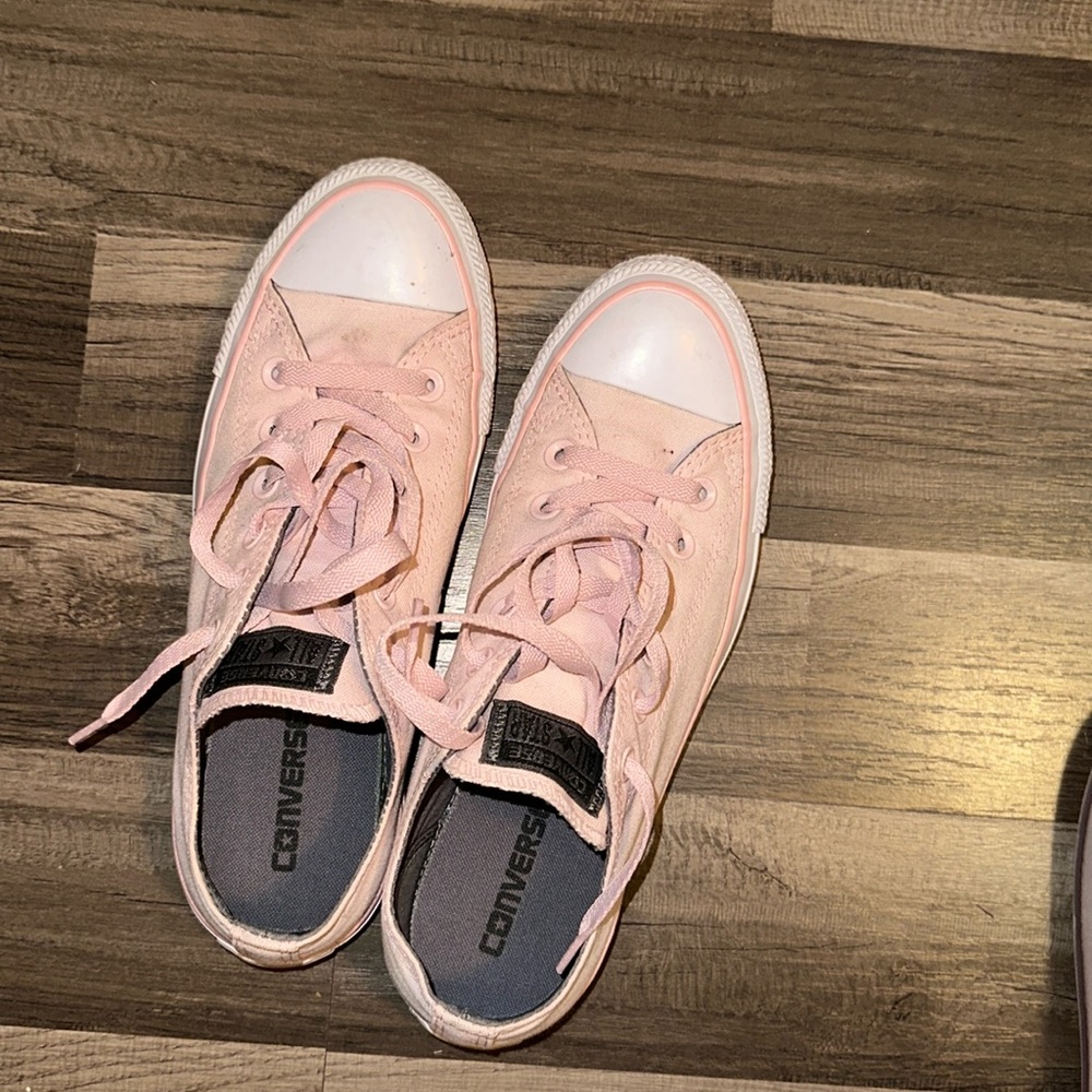 Pink converse